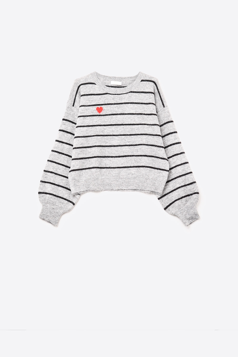 Maglione nero con dettaglio cuore rosso e strisce bianche.